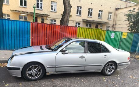 Mercedes-Benz E-Класс, 2000 год, 650 000 рублей, 3 фотография