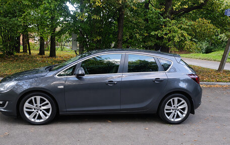 Opel Astra J, 2014 год, 1 100 000 рублей, 2 фотография