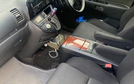 Toyota Wish II, 2003 год, 435 000 рублей, 3 фотография