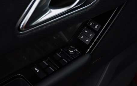 Land Rover Range Rover Velar I, 2017 год, 2 820 000 рублей, 19 фотография