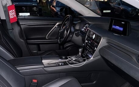 Lexus RX IV рестайлинг, 2019 год, 4 800 000 рублей, 7 фотография