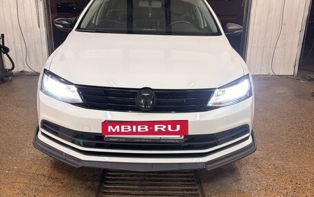 Volkswagen Jetta VI, 2017 год, 1 200 000 рублей, 2 фотография