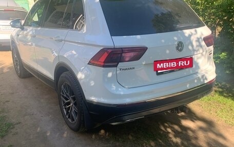 Volkswagen Tiguan II, 2017 год, 2 600 000 рублей, 2 фотография