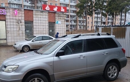 Mitsubishi Outlander III рестайлинг 3, 2006 год, 540 000 рублей, 2 фотография