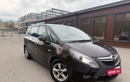 Opel Zafira C рестайлинг, 2013 год, 650 000 рублей, 3 фотография