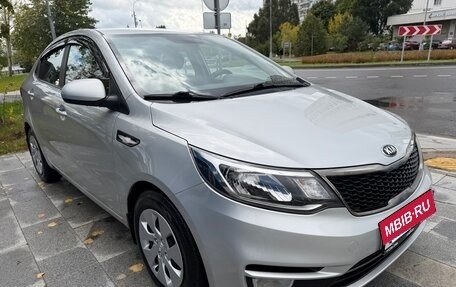 KIA Rio III рестайлинг, 2015 год, 1 045 000 рублей, 2 фотография