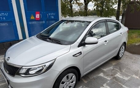 KIA Rio III рестайлинг, 2015 год, 1 045 000 рублей, 10 фотография