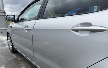 KIA Rio III рестайлинг, 2015 год, 1 045 000 рублей, 26 фотография