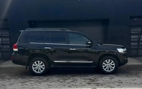 Toyota Land Cruiser 200, 2018 год, 6 650 000 рублей, 9 фотография