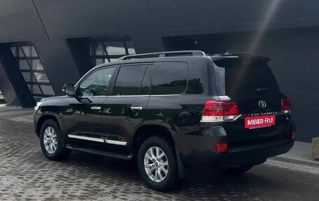 Toyota Land Cruiser 200, 2018 год, 6 650 000 рублей, 8 фотография