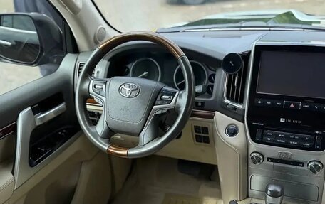 Toyota Land Cruiser 200, 2018 год, 6 650 000 рублей, 20 фотография
