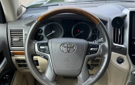 Toyota Land Cruiser 200, 2018 год, 6 650 000 рублей, 22 фотография