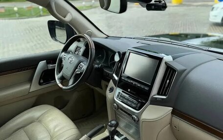Toyota Land Cruiser 200, 2018 год, 6 650 000 рублей, 30 фотография