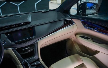 Cadillac XT5 I рестайлинг, 2017 год, 2 800 000 рублей, 31 фотография