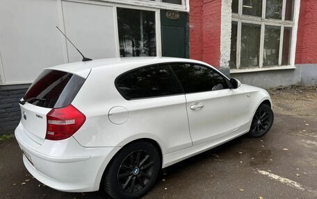 BMW 1 серия, 2011 год, 780 000 рублей, 4 фотография
