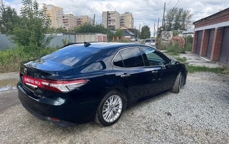 Toyota Camry, 2018 год, 3 400 000 рублей, 2 фотография