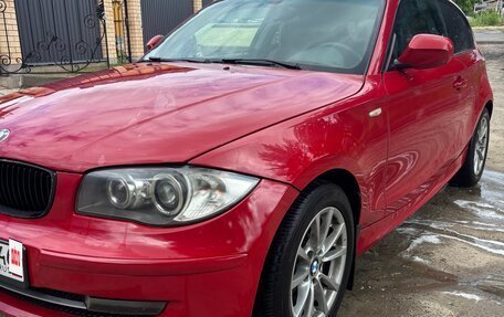 BMW 1 серия, 2011 год, 810 000 рублей, 2 фотография