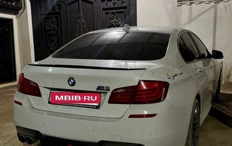 BMW 5 серия, 2010 год, 1 590 000 рублей, 4 фотография