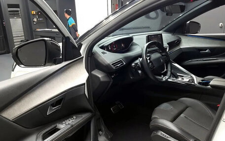 Peugeot 3008 II, 2023 год, 1 830 000 рублей, 3 фотография