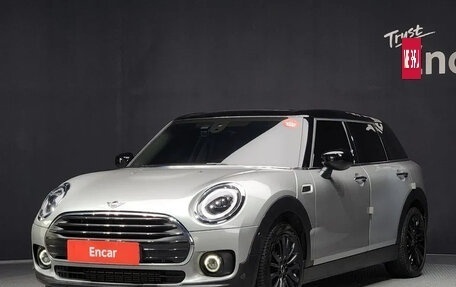 MINI Clubman, 2023 год, 2 350 000 рублей, 2 фотография