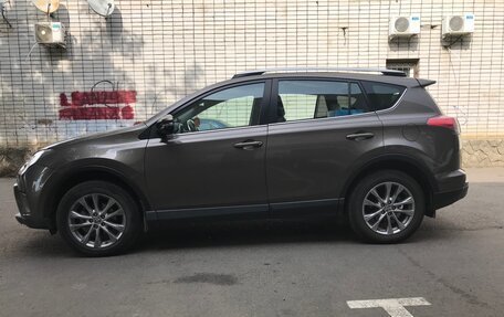 Toyota RAV4, 2016 год, 2 350 000 рублей, 2 фотография