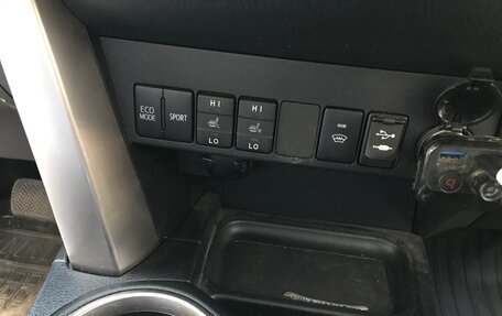 Toyota RAV4, 2016 год, 2 350 000 рублей, 5 фотография