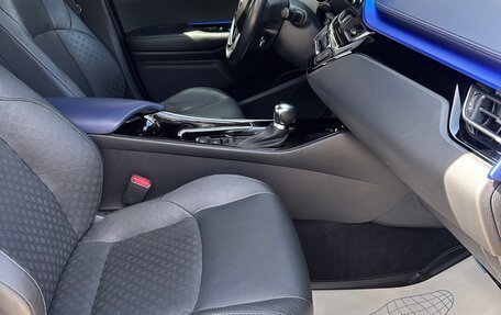 Toyota C-HR I рестайлинг, 2019 год, 3 фотография