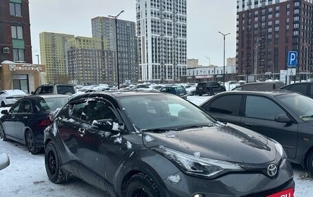 Toyota C-HR I рестайлинг, 2019 год, 11 фотография