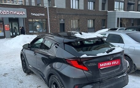 Toyota C-HR I рестайлинг, 2019 год, 13 фотография