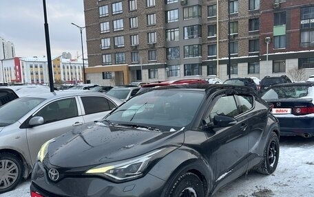 Toyota C-HR I рестайлинг, 2019 год, 10 фотография