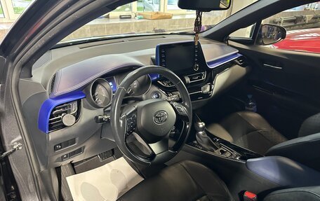 Toyota C-HR I рестайлинг, 2019 год, 20 фотография