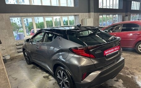 Toyota C-HR I рестайлинг, 2019 год, 16 фотография