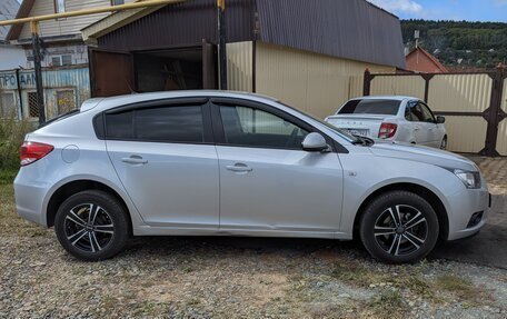 Chevrolet Cruze II, 2012 год, 950 000 рублей, 3 фотография