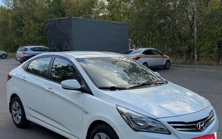 Hyundai Solaris II рестайлинг, 2015 год, 895 000 рублей, 3 фотография