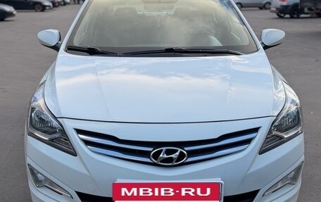 Hyundai Solaris II рестайлинг, 2015 год, 895 000 рублей, 2 фотография