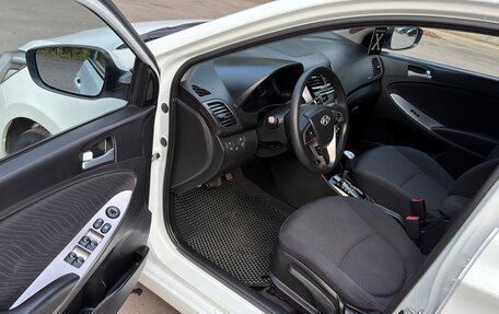 Hyundai Solaris II рестайлинг, 2015 год, 895 000 рублей, 13 фотография
