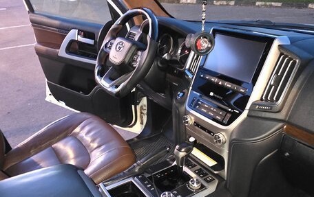 Toyota Land Cruiser 200, 2016 год, 5 900 000 рублей, 24 фотография