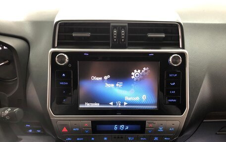 Toyota Land Cruiser Prado 150 рестайлинг 2, 2018 год, 5 695 000 рублей, 16 фотография