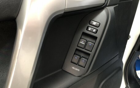 Toyota Land Cruiser Prado 150 рестайлинг 2, 2018 год, 5 695 000 рублей, 26 фотография
