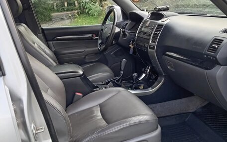 Toyota Land Cruiser Prado 120 рестайлинг, 2008 год, 2 375 100 рублей, 2 фотография