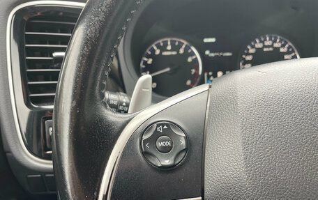 Mitsubishi Outlander III рестайлинг 3, 2014 год, 1 099 000 рублей, 10 фотография