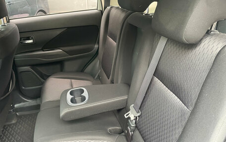 Mitsubishi Outlander III рестайлинг 3, 2014 год, 1 099 000 рублей, 14 фотография