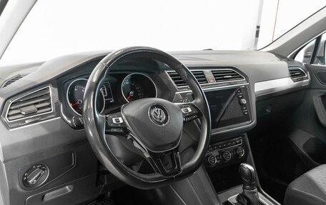 Volkswagen Tiguan II, 2019 год, 2 253 700 рублей, 5 фотография