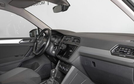 Volkswagen Tiguan II, 2019 год, 2 253 700 рублей, 7 фотография