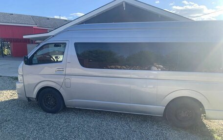 Toyota HiAce H200, 2008 год, 1 800 000 рублей, 4 фотография