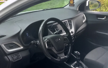 Hyundai Solaris II рестайлинг, 2019 год, 1 020 000 рублей, 6 фотография