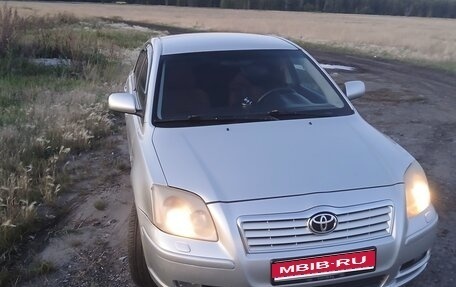 Toyota Avensis III рестайлинг, 2005 год, 600 000 рублей, 1 фотография