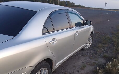 Toyota Avensis III рестайлинг, 2005 год, 600 000 рублей, 3 фотография