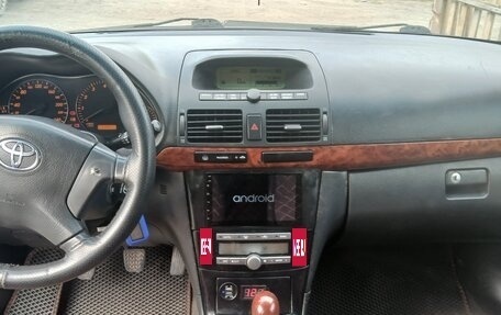 Toyota Avensis III рестайлинг, 2005 год, 600 000 рублей, 13 фотография