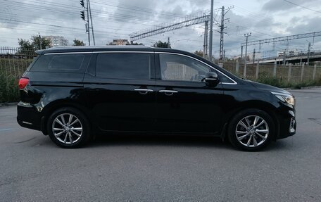 KIA Carnival III, 2019 год, 2 800 000 рублей, 3 фотография